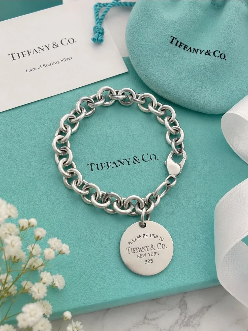 Authenticated Tiffany & Co. Return to Tiffany Round Charm Bracelet Silver 7.5”
